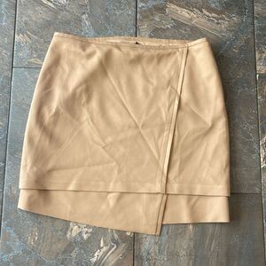 White House Black Market A-Line Tan Beige Layered Tiered Mini Skirt Size 4